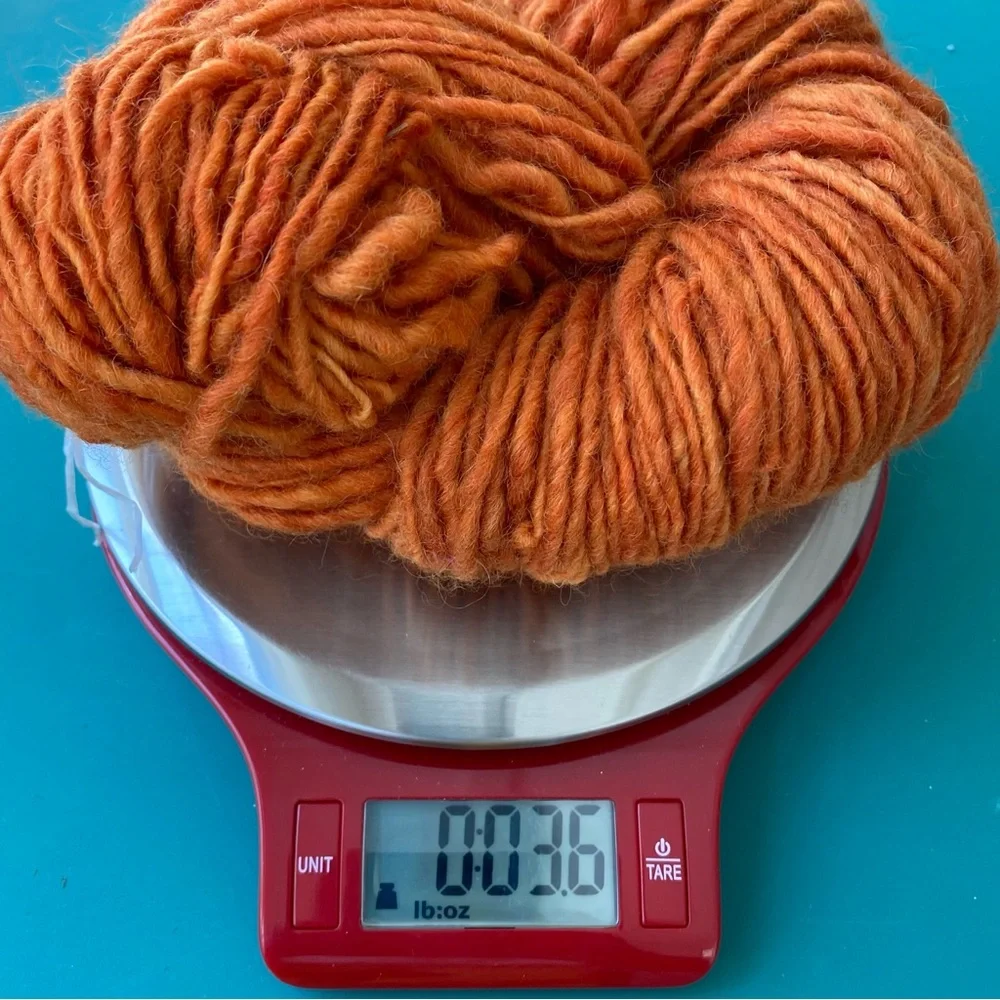 Handspun Virgin Wool by Manos del Uruguay. Bundle of 4 hanks + 3 partial cakes - Picture 10 of 12